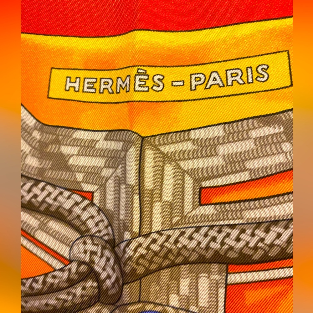 Authentic Hermès 💯 silk scarf Carre90 Orange Brandebourgs - Picture 2 of 4
